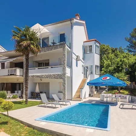 Apartment 2 Bedroom Stunning In Krk *