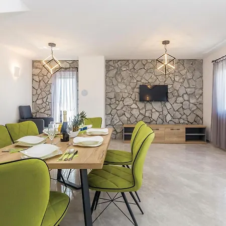 2 Bedroom Stunning In Krk * Krk Town