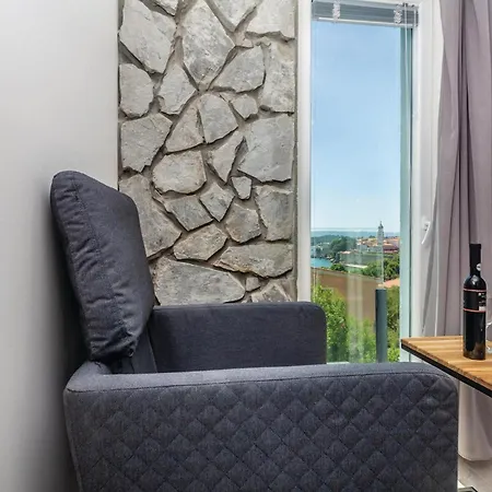 2 Bedroom Stunning In Krk Apartment