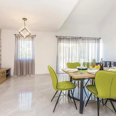 2 Bedroom Stunning In Krk Apartment Krk Town