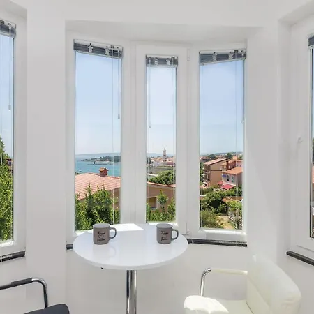 2 Bedroom Stunning In Krk Apartment *
